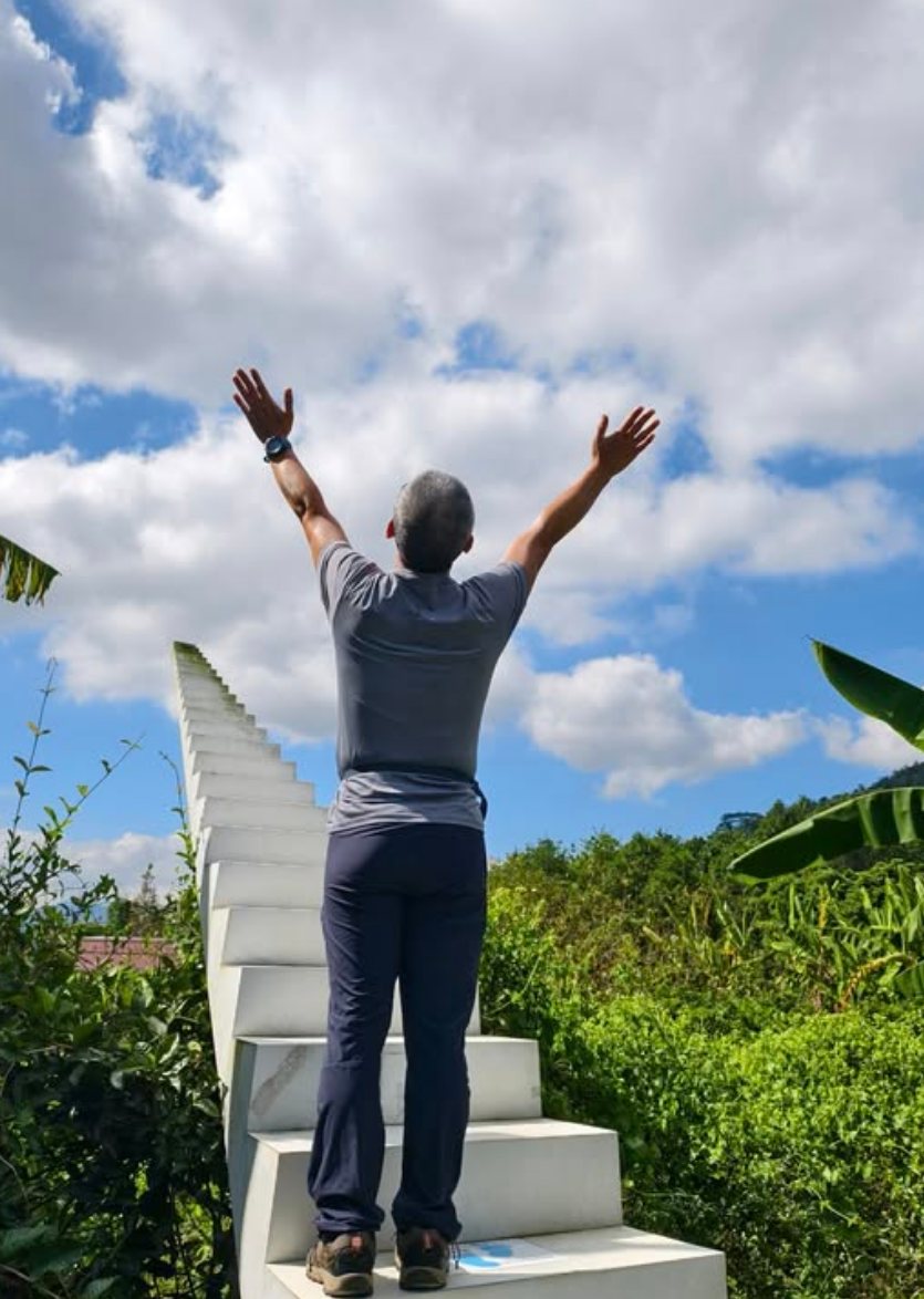 大口吃下，含笑離場